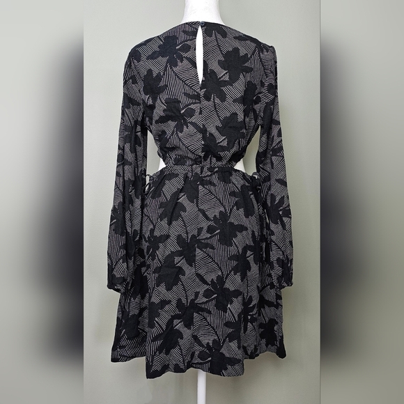 Womens Balloon Sleeve Mini A-Line Dress | Universal Thread | Black Floral | XS - Picture 6 of 12